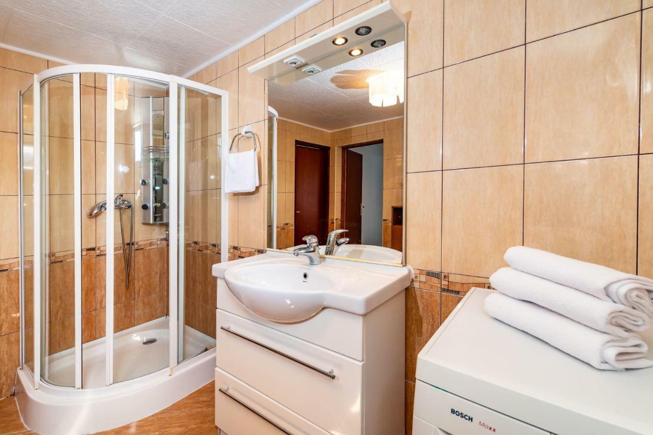 Vacation House Anna Karlobag Kültér fotó